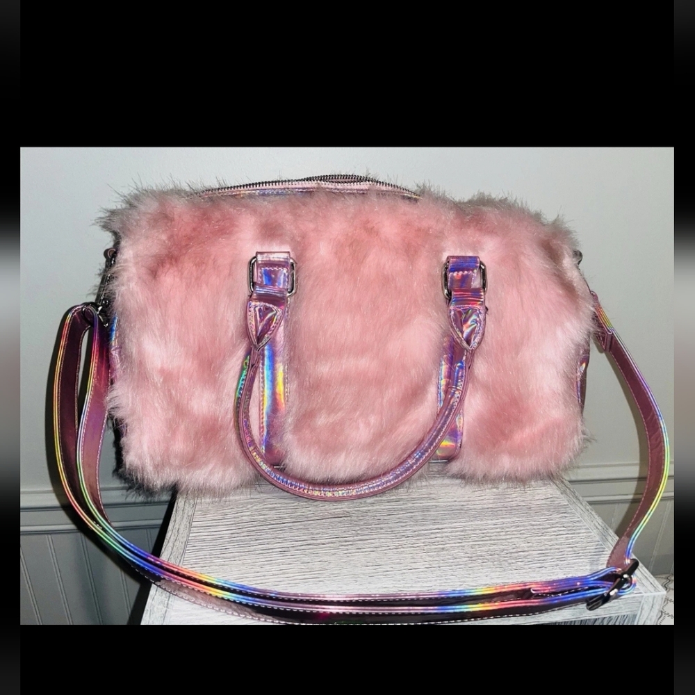 Dollskill Sugar Thrillz Pink Weekender Bag - Picture 2 of 6